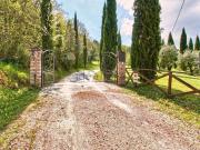 Rustici e casali in vendita di 400 m² in Via del Mercatale