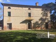 Rustici e casali in vendita di 400 m² in Via del Porto