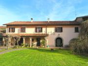 Rustici e casali in vendita di 400 m² in Via Francia