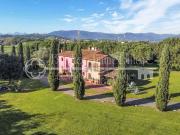 Rustici e casali in vendita di 400 m² in Via Ponte ai Pini