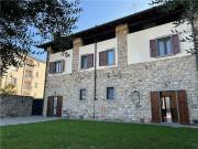 Rustici e casali in vendita di 402 m²