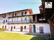 Rustici e casali in vendita di 410 m² in Via Roma, 1