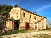 Rustici e casali in vendita di 415 m²