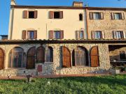 Rustici e casali in vendita di 425 m²