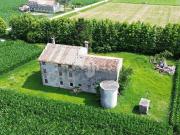 Rustici e casali in vendita di 426 m²