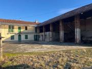 Rustici e casali in vendita di 440 m² in Frazione Mandria