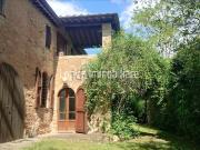 Rustici e casali in vendita di 440 m² in Strada...