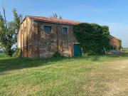 Rustici e casali in vendita di 440 m² in Via vallalbona, 109