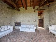 Rustici e casali in vendita di 446 m²
