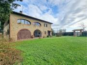 Rustici e casali in vendita di 450 m²