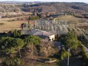 Rustici e casali in vendita di 450 m² in Strada Lucignano