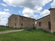 Rustici e casali in vendita di 450 m² in Via della...