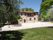 Rustici e casali in vendita di 450 m² in Via Flaminia Antica