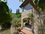 Rustici e casali in vendita di 450 m² in Via Montebello