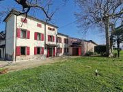 Rustici e casali in vendita di 476 m² in Via Lovolo