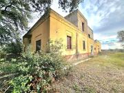 Rustici e casali in vendita di 490 m²