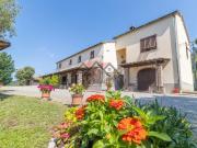 Rustici e casali in vendita di 490 m² in Strada...