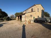 Rustici e casali in vendita di 500 m²