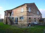 Rustici e casali in vendita di 500 m²