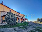 Rustici e casali in vendita di 500 m² in Località I Poderi