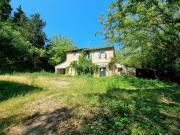 Rustici e casali in vendita di 500 m² in Strada della...