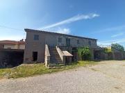 Rustici e casali in vendita di 500 m² in Strada statale