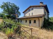 Rustici e casali in vendita di 500 m² in Via del Poggio