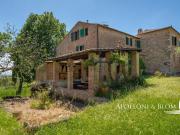 Rustici e casali in vendita di 500 m² in Via delle Fonti, 25