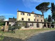 Rustici e casali in vendita di 504 m²