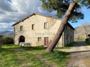 Rustici e casali in vendita di 517 m² in Strada...
