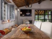 Rustici e casali in vendita di 520 m² in Strada...