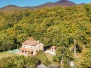 Rustici e casali in vendita di 520 m² in Via Capanne, 5