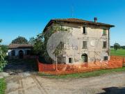 Rustici e casali in vendita di 524 m²