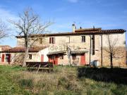 Rustici e casali in vendita di 530 m²
