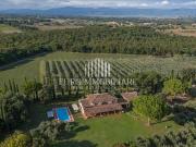 Rustici e casali in vendita di 530 m² in Località Cerreta