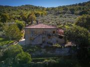 Rustici e casali in vendita di 547 m² in Via Camillo...