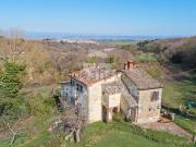 Casa di campagna in vendita di 549 m² in Via Fontecornino