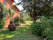 Rustici e casali in vendita di 550 m²