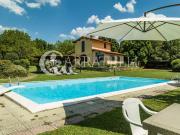 Rustici e casali in vendita di 550 m² in Frazione...