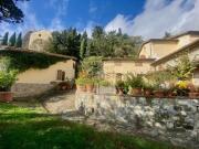 Rustici e casali in vendita di 550 m² in Via Dante da...