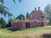 Rustici e casali in vendita di 560 m² in Contrada San...