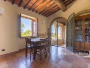 Rustici e casali in vendita di 560 m² in Strada...