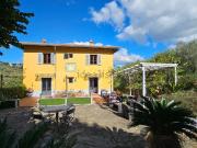 Rustici e casali in vendita di 560 m² in Via Montalbano