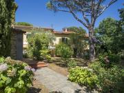 Rustici e casali in vendita di 570 m² in Via dei Bronzuoli