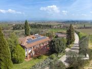 Rustici e casali in vendita di 575 m² in Via di Torrita, 15