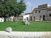 Rustici e casali in vendita di 590 m²