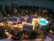 Rustici e casali in vendita di 749 m² in Contrada Grazie, 12