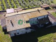 Rustici e casali in vendita di 600 m² in Località Marcinano