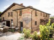 Rustici e casali in vendita di 600 m² in Via Nuova, 1075