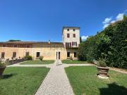 Rustici e casali in vendita di 603 m² in Via Quaiara